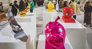 İzmir'de kadın temsiline sanatla itiraz