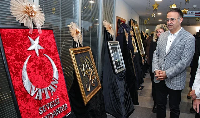 İzmir'de "Sanatın Diliyle Değerlerimiz" sergisi açıldı