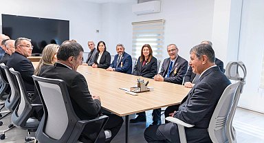 İzmir'de şehit aileleri derneklerinden Başkan Tugay'a ziyaret