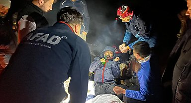 Kahramanmaraş'ta mahsur kalan 8 dağcı kurtarıldı