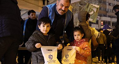 Kocaeli Büyükşehir'den kandil simidi ikramı