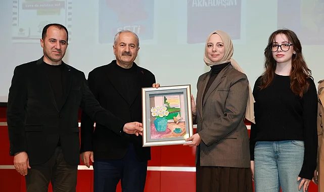 Kocaeli Gebze Okur Buluşmaları'nda Özgü Güler söyleşisi