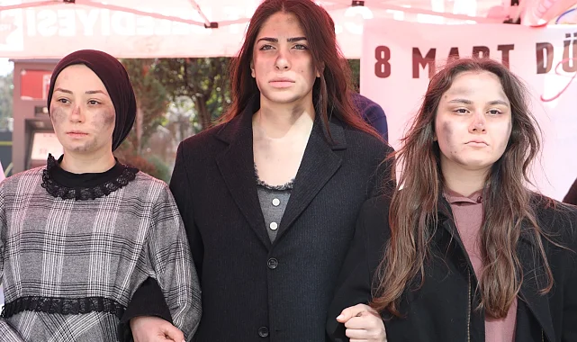 Kocaeli İzmit'te 'Bi Dünya Kadın' canlı heykel sergisi
