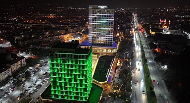 Manisa Büyükşehir'den Tıp Bayramı'na özel ışıklandırma