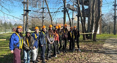 Sakaryalı gençler Macera Park'ta kamp deneyimi yaşadı