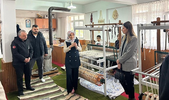 Türkeli'de geleneksel kilim dokumacılığı yaşatılıyor