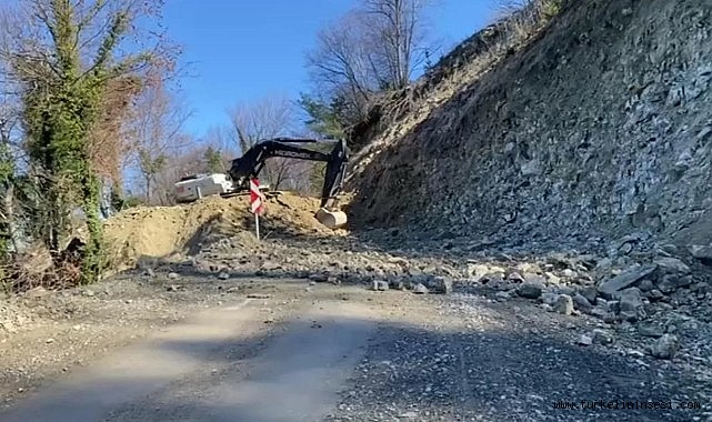 Türkeli’de heyelan mesaisi