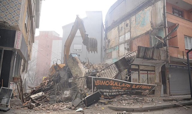 Türkeli’de tehlikeli yapılar birer birer ortadan kaldırılıyor