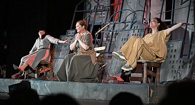 2. Uluslararası Mesir Tiyatro Festivali'nde duygu dolu performans