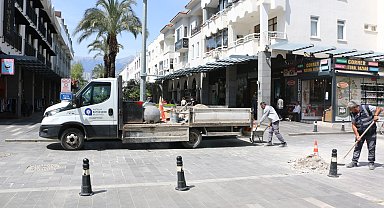 Antalya'da Kemer Liman Caddesi'nde bakım ve onarım