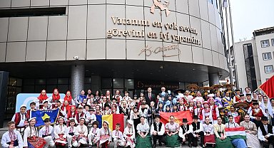 Balıkesir'de dünya çocukları buluştu