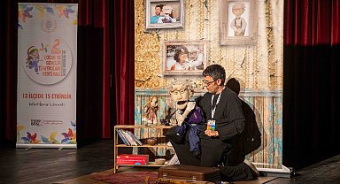 Bornova'da çocuk tiyatrosuna yoğun ilgi