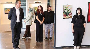 Bursa Osmangazi'de liselilerin emekleri sanatseverlerle buluştu