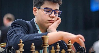 Bursa'dan dünya rekoruna uzanan gurur.. 14 yaşındaki Yağız Kaan barajı aştı