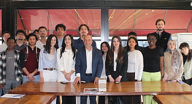 Bursalı marketçilerden üniversiteli gençlere destek