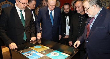 Cumhurbaşkanı Erdoğan, nadir cep saatlerini inceledi