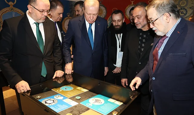 Cumhurbaşkanı Erdoğan, nadir cep saatlerini inceledi