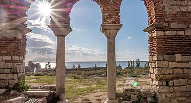 Enez Kalesi'ne 'bin liralık' ihmal!