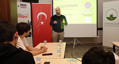 Gençler Osmangazi'nin ışığında doğru bilginin izini sürüyor