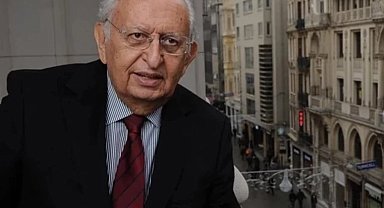 Hüsamettin Cindoruk hayatını kaybetti