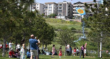 İzmir Bornova'da gökyüzü uçurtmalarla şenlenecek