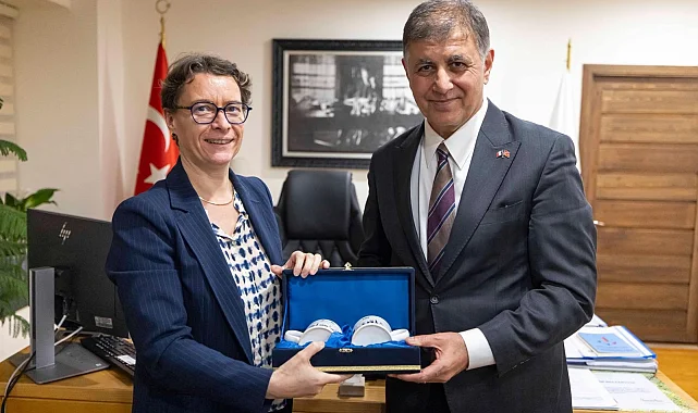 İzmir'in Fransa şehirleriyle bağı güçleniyor