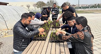 Kayseri Büyükşehir'den üniversitelilere uygulamalı tarım eğitimi