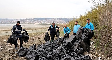 Kocaeli'de ekipler 50 torba atığı doğadan uzaklaştırdı