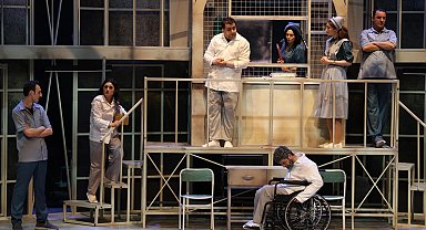 Konya Şehir Tiyatrosu'ndan 'Kafesten Kuş Uçtu'