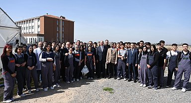 Konya'da Milletvekili Baykan ve Başkan Altay lise öğrencileriyle buluştu