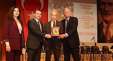 Köy Enstitüleri'nin 86. yılında aydınlanma onur ödülü sahibini buldu