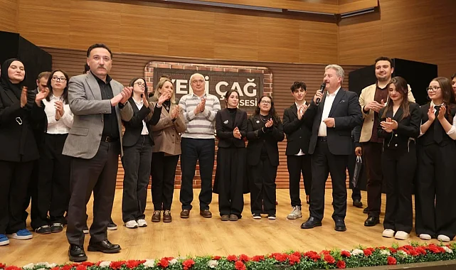 Mektep Melikgazi öğrencilerinden tiyatro gösterisi