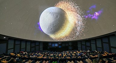 Mersin'de planetaryum çocukları evrenle buluşturuyor