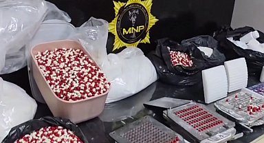 Mersin'de tonlarca sentetik ecza hammaddesi ele geçirildi