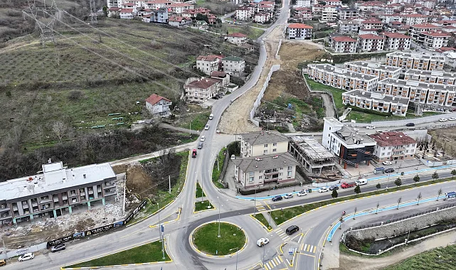 Sakarya'da yol yapım çalışmaları sürüyor