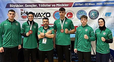 Sakaryalı KickBoksçular Diyarbakır'da zirveye uzandı