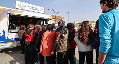 Sivas'tan öğrencilere beslenme desteği