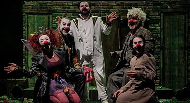 Trabzon'da Tiyatro Festivali yoğun ilgiyle devam ediyor