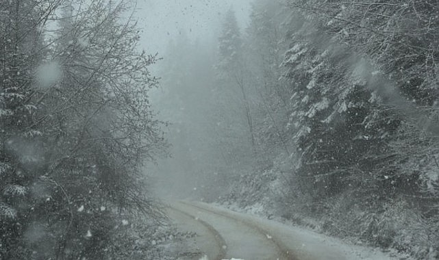 Türkeli'nin yüksek kesimlerinde kar yağışı başladı