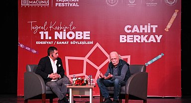 Usta sanatçı Cahit Berkay Manisalılarla buluştu