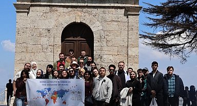 Zorlu coğrafyaların genç liderleri Bursa'da buluştu