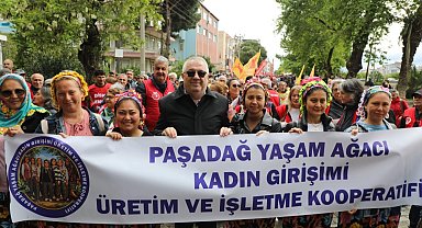 Balıkesir Edremit'te 1 Mayıs coşkuyla kutlandı