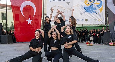 Bornova'da dans coşkusu