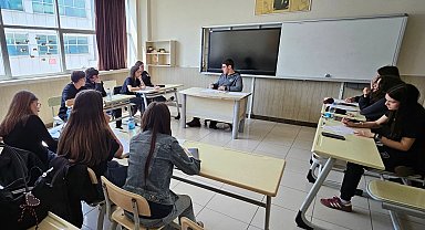 Bursa Mudanya'da liselilerin 'münazara' heyecanı