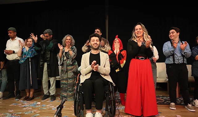 Bursa Osmangazi'de 'Miras Değil Mübarek 2' ayakta alkışlandı