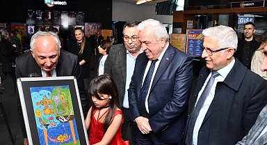 Bursalı 7 yaşındaki Mina'dan renkli başlangıç