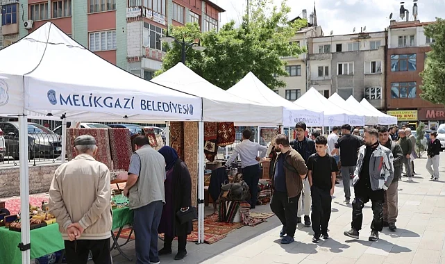 Kayseri Melikgazi Antika Pazarı'na büyük ilgi