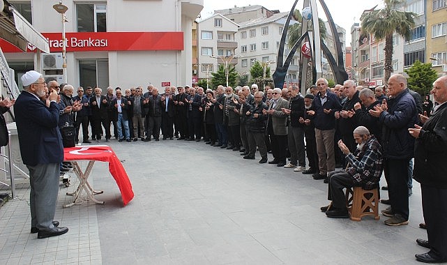Türkeli'de hacı adaylarına duygusal uğurlama
