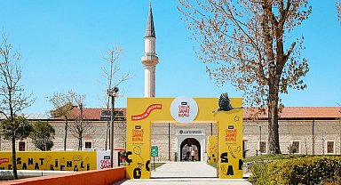 450 bin ziyaretçiyi aştı.. Bienal 31 Temmuz'a uzatıldı