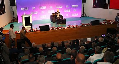 Ağrı Valisi Önder Bozkurt, Bilal Erdoğan'ın katıldığı STK toplantısında